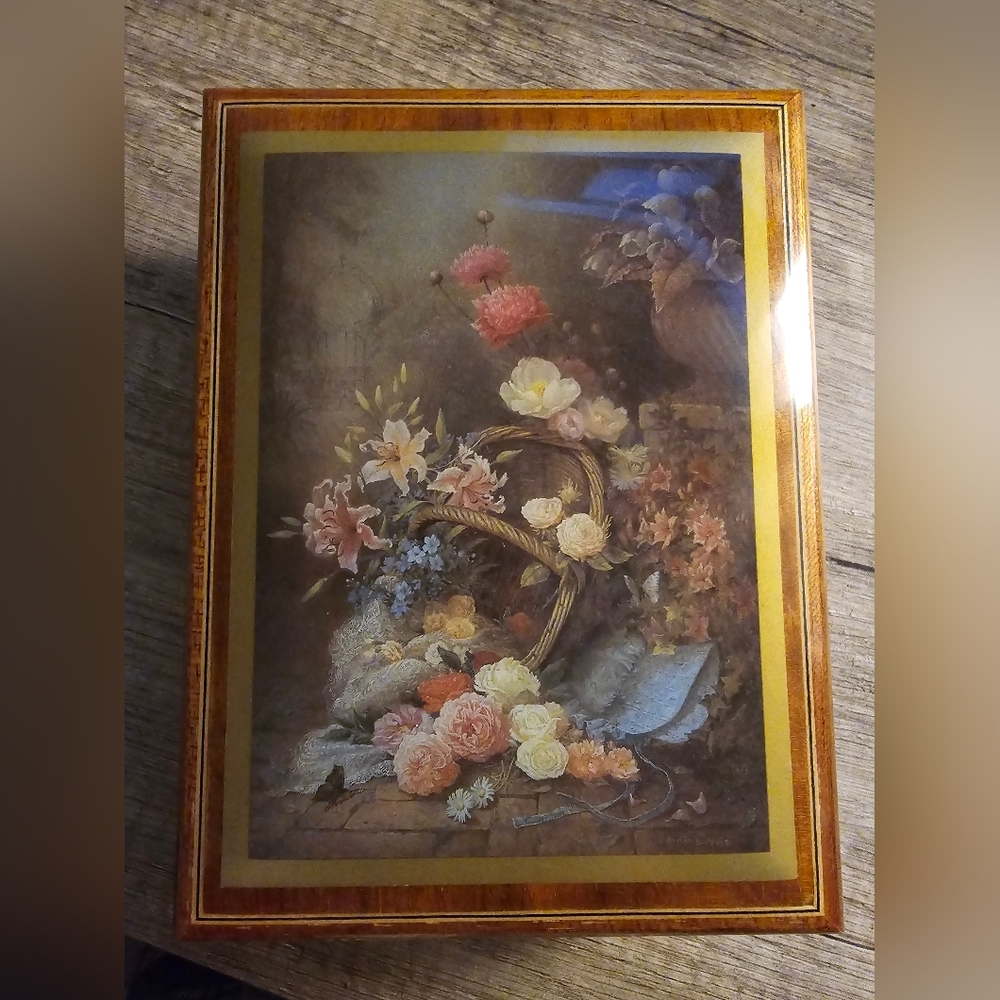 Reuge music/jewelry box made in italy "English Country Garden"